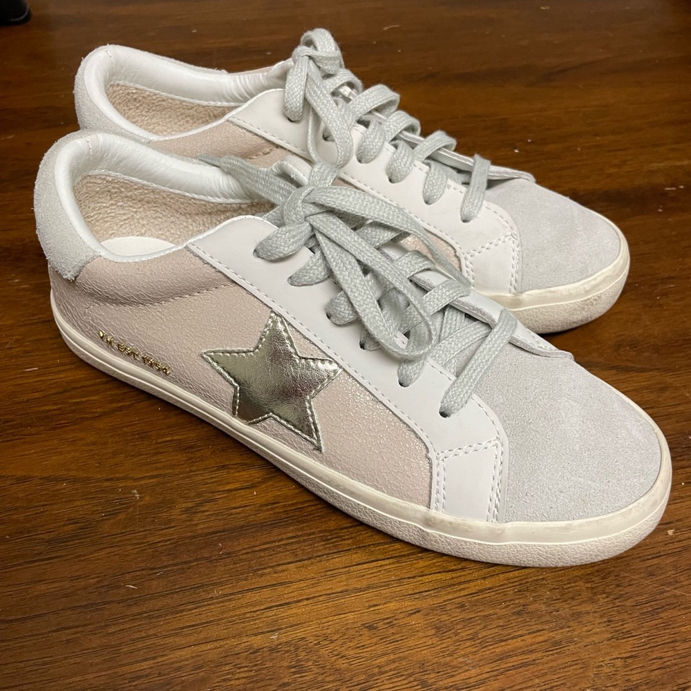 Women's Vintage Havana Flair 30 Sneaker  Silver Star Sneakers 6